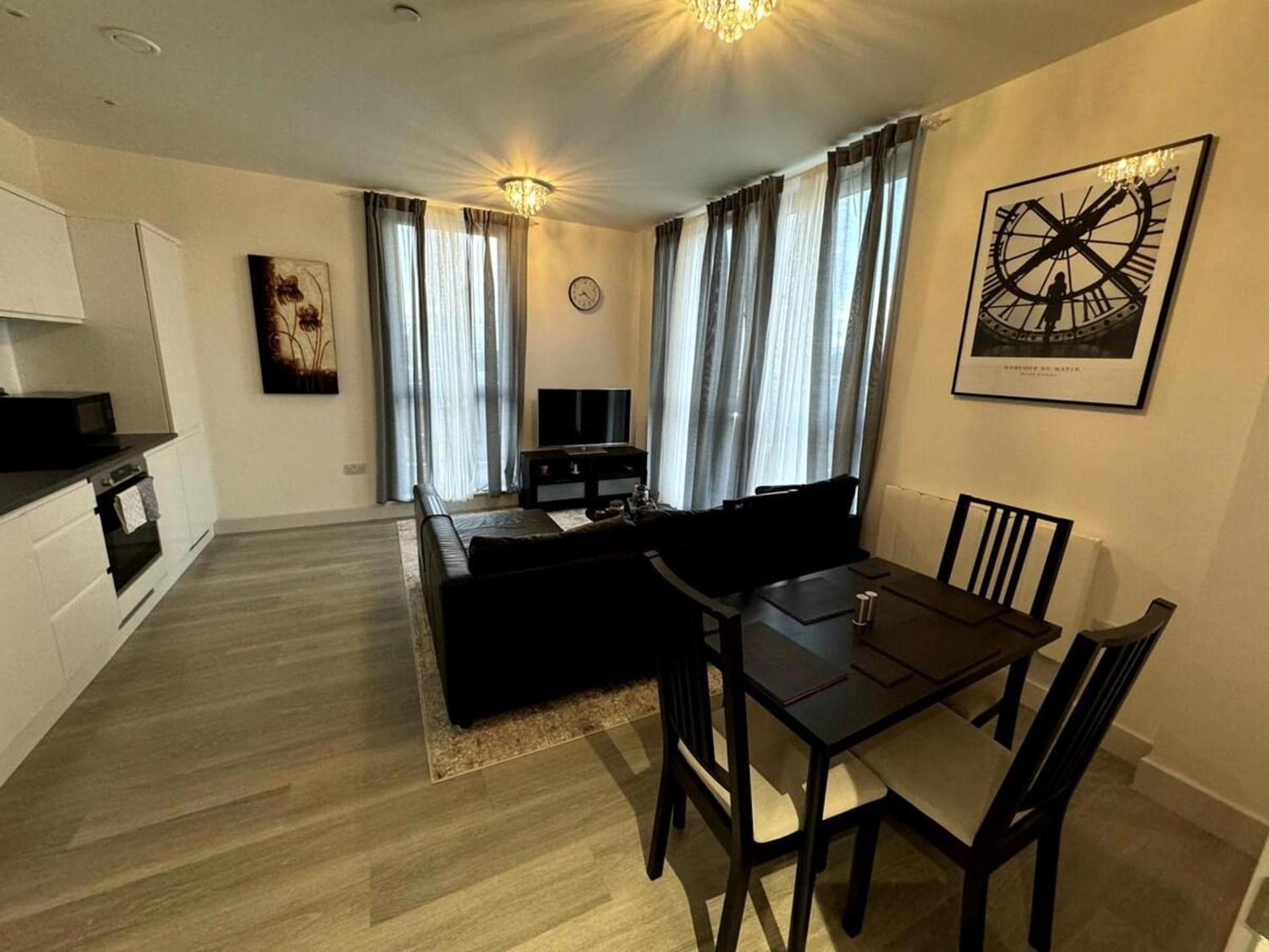 Cozy Bracknell Apartment With Modern Amenities 외부 사진